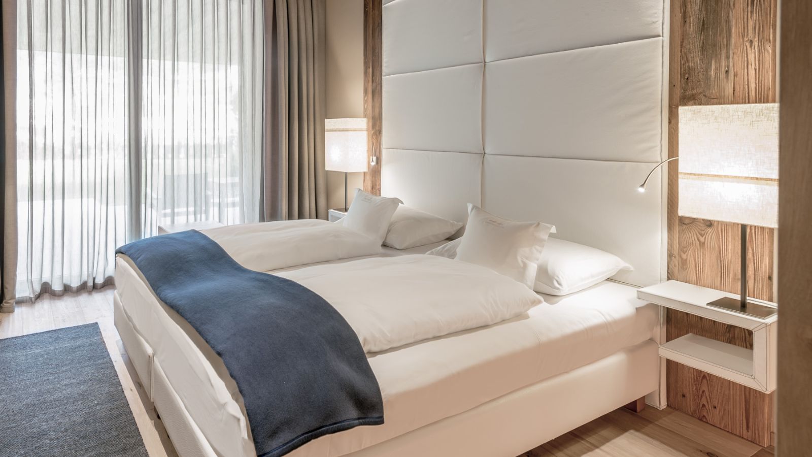 Luxury-Ski-Hotel-Val-Gardena-Hotel-Gardena-Oxford-Ski-Bedroom (8).jpg