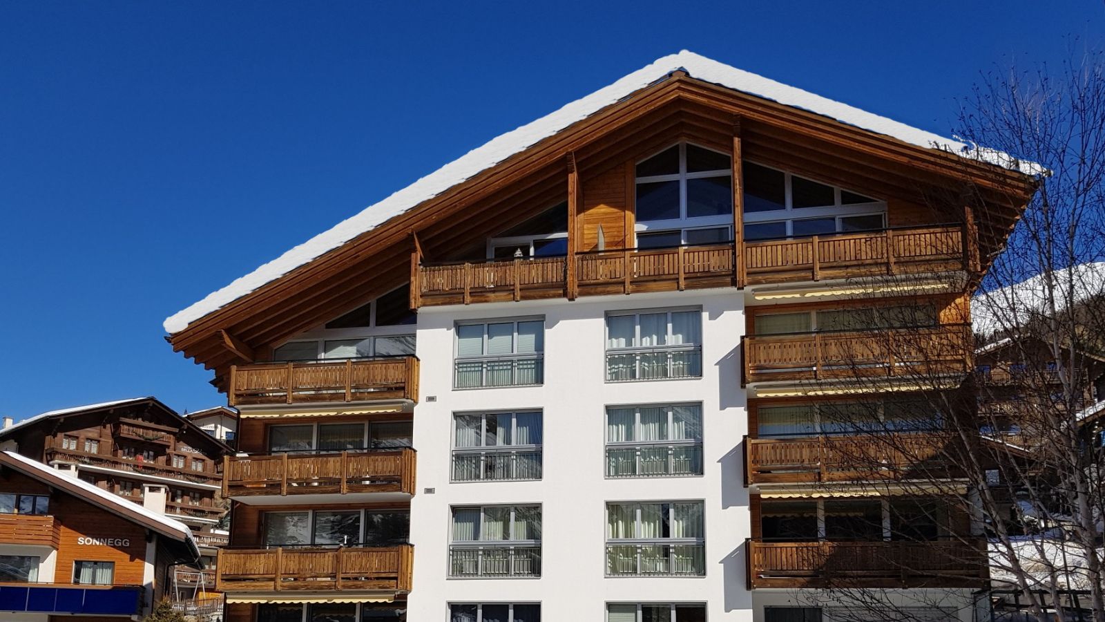 Luxury-ski-chalet-zermatt-nevis-oxford-ski-exterior snow.jpg