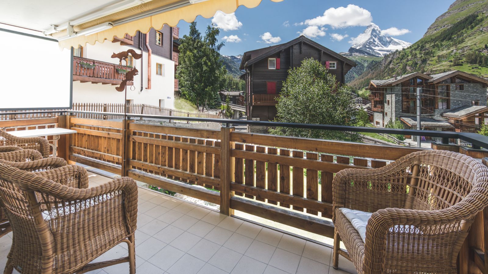 Luxury-ski-chalet-zermatt-nevis-oxford-ski-balcony.jpg