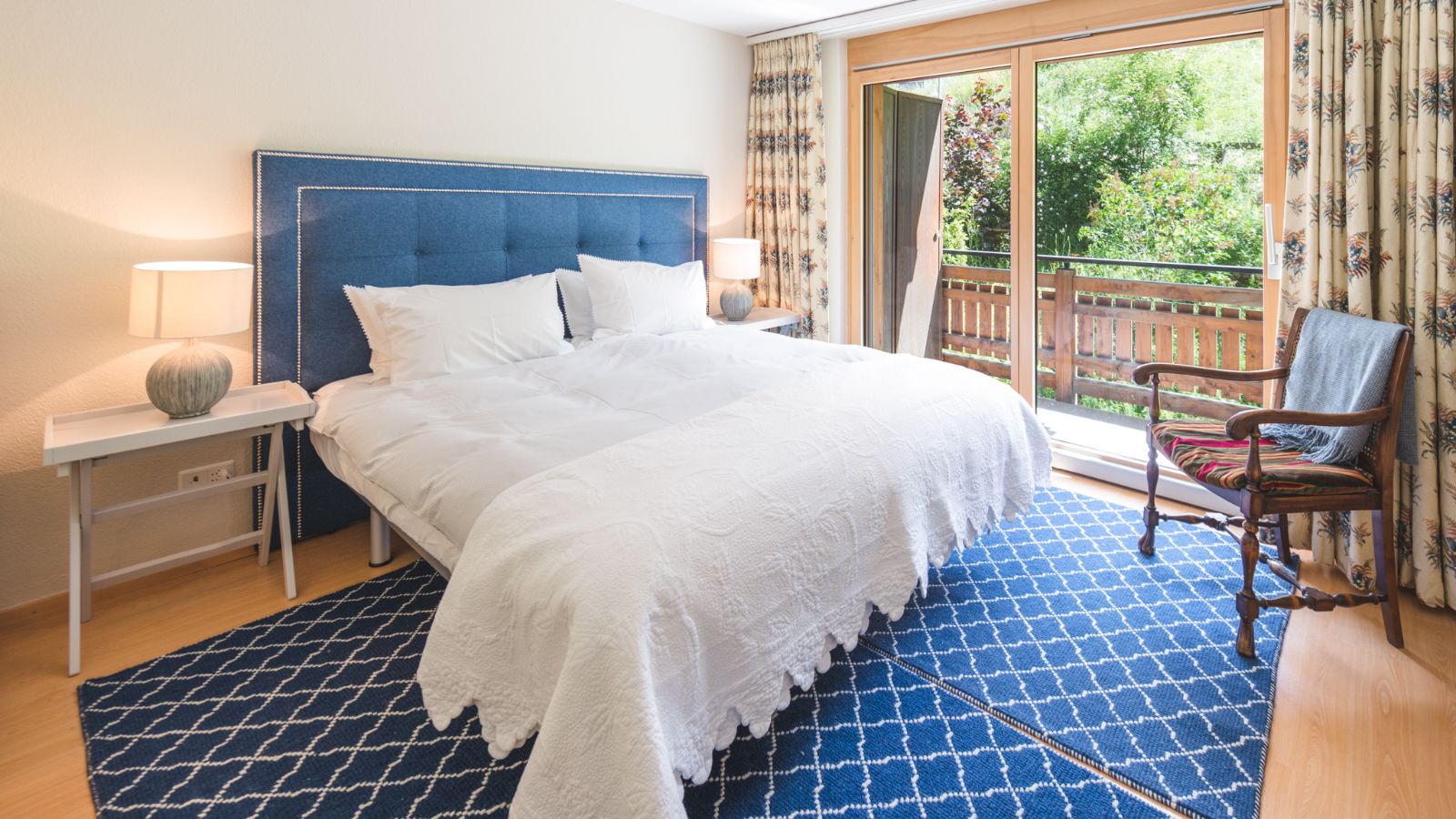 Luxury-ski-chalet-zermatt-nevis-oxford-ski-bedroom 1.jpg