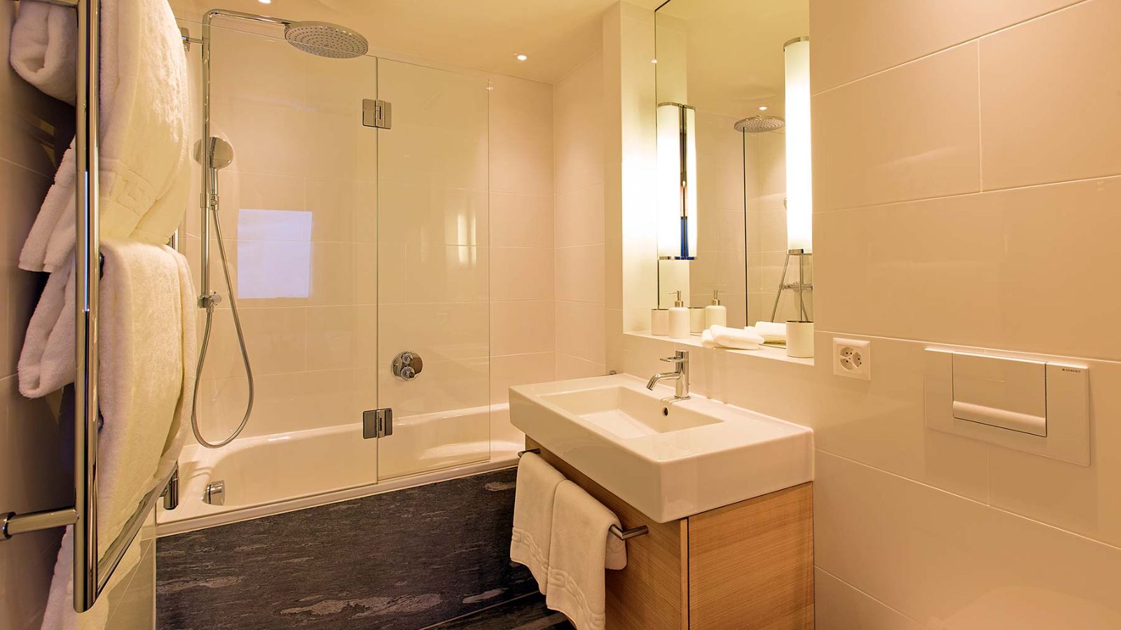ppm_apartment-giuliani bathroom (2).jpg
