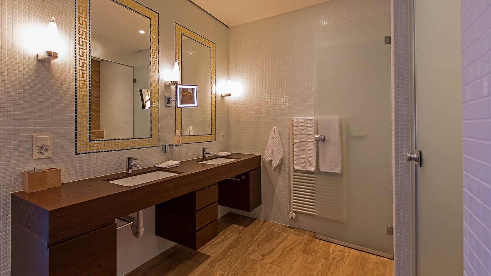 ppm_apartment-cotschna-bathroom.jpg