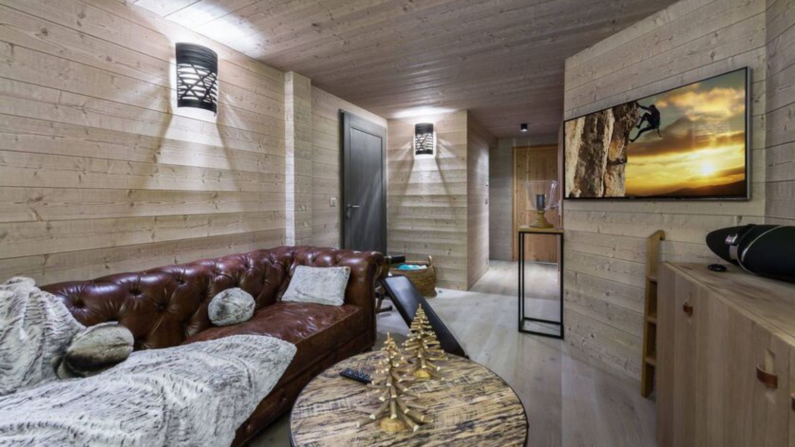Luxury-ski-chalet-Megeve-Satine-oxford-ski-living.jpg