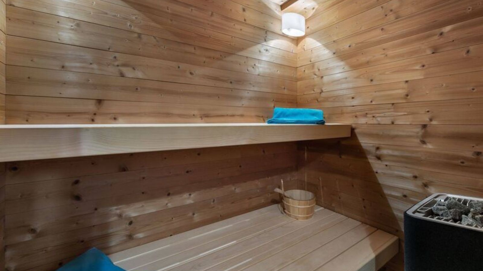 Luxury-ski-chalet-Megeve-Satine-oxford-ski-sauna.jpg