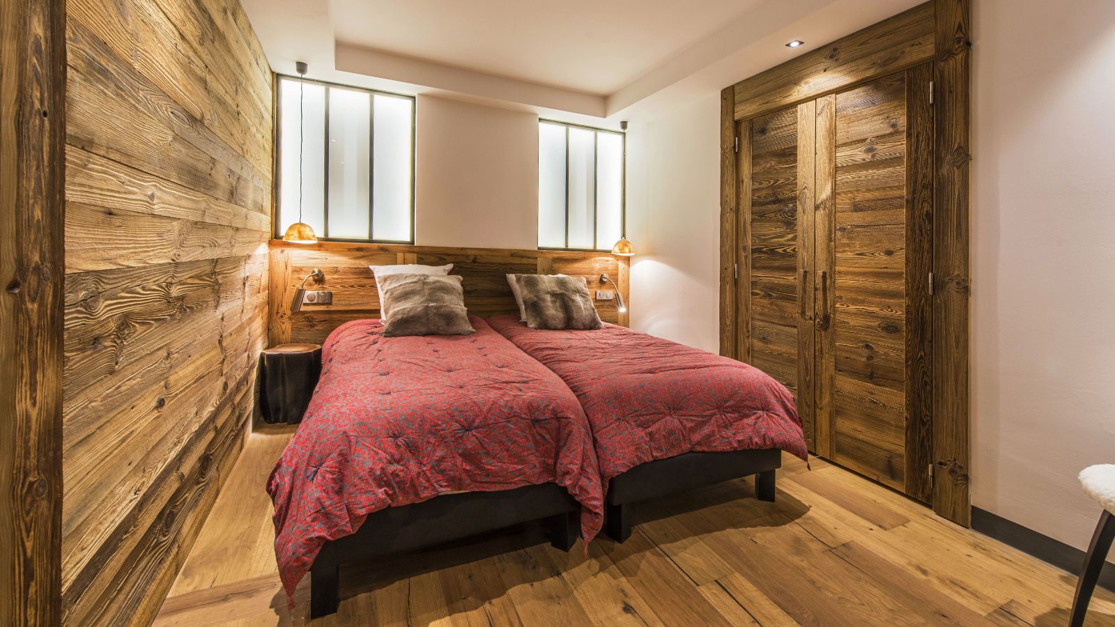 location-appartment-val-disere-centre-village-Savoie-bedroom 7.jpg