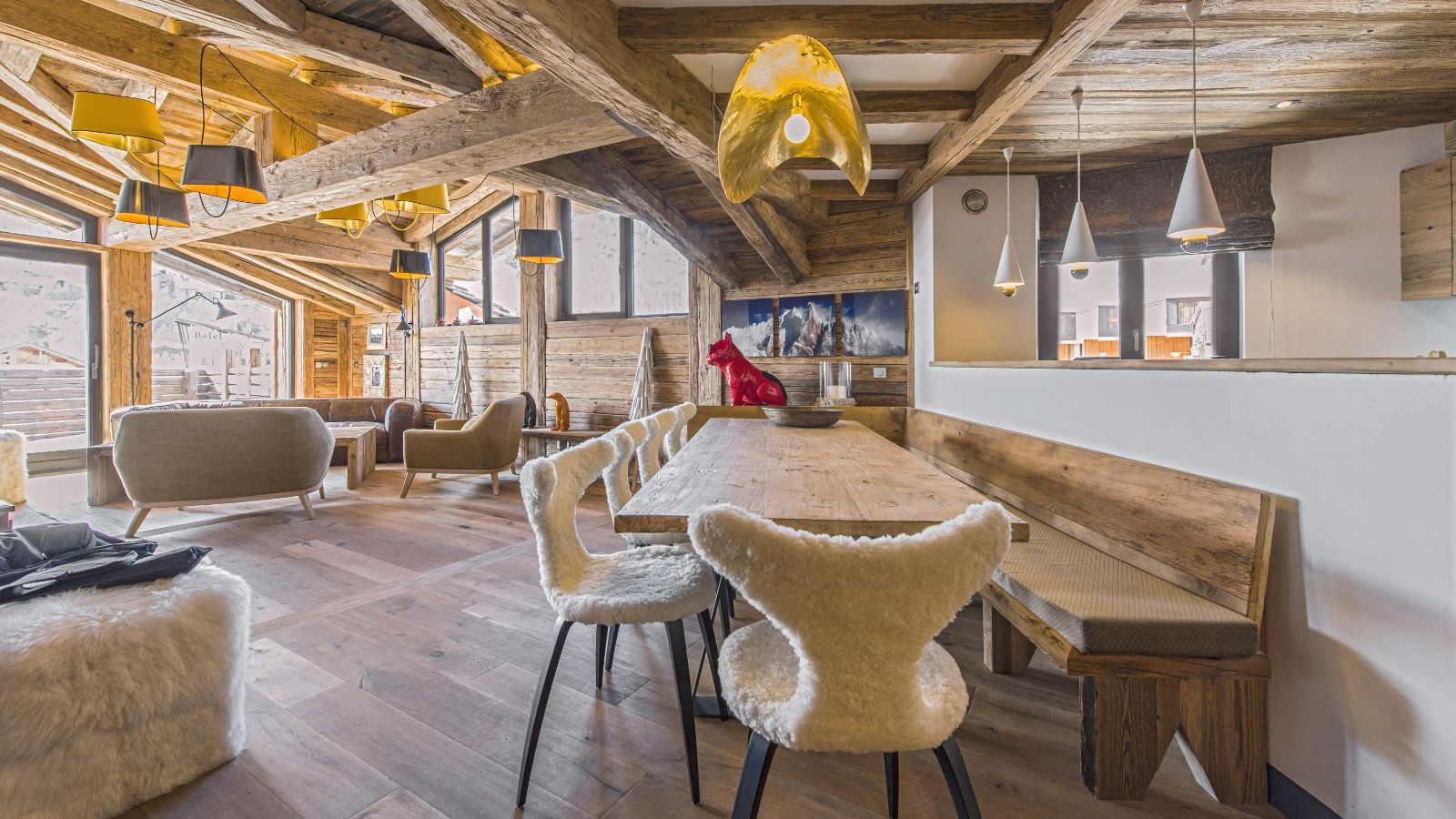 location-appartment-val-disere-centre-village-Savoie-Dining 2.jpg