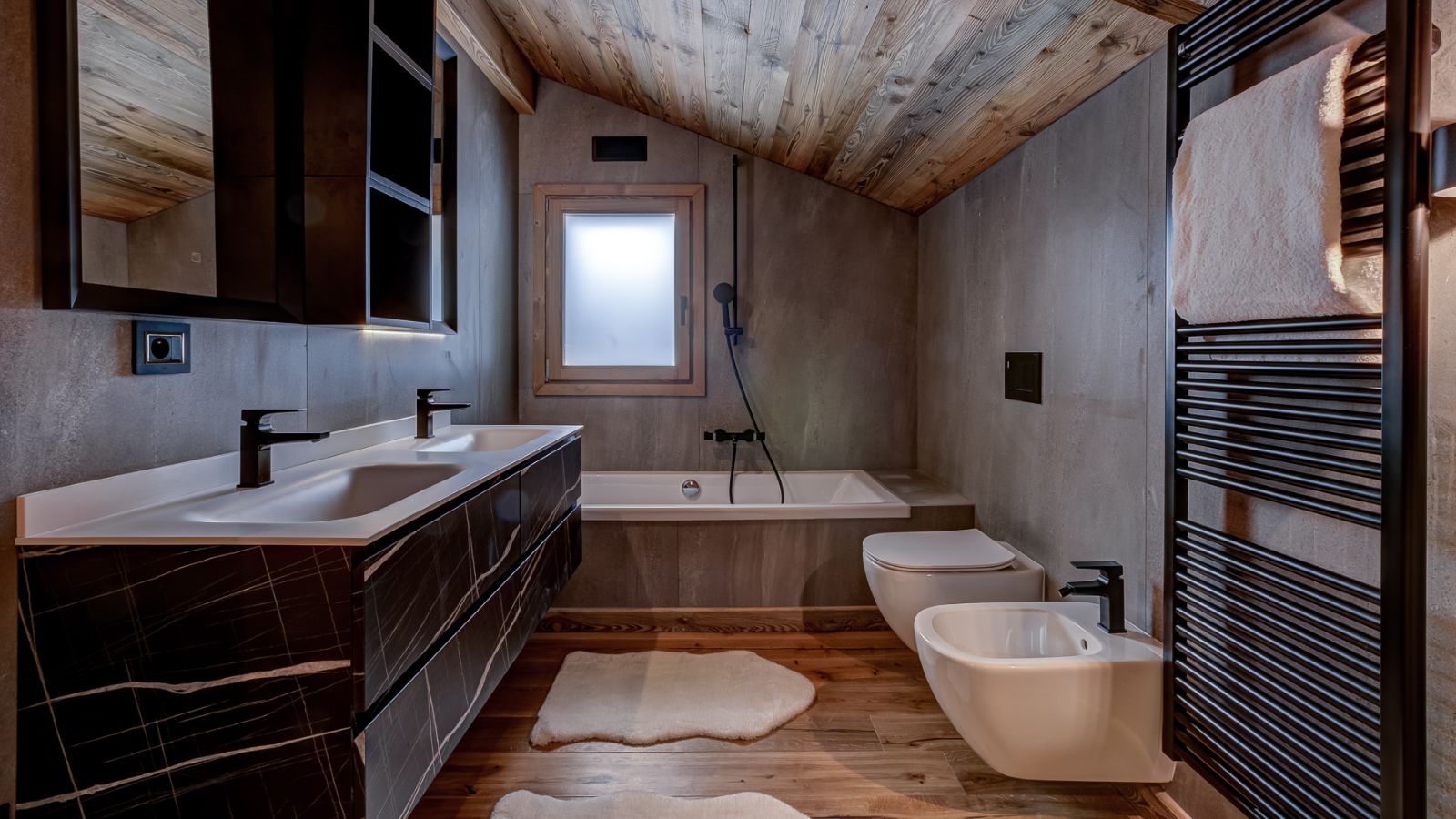 Luxury-ski-chalet-Chamonix-chalet Freya-oxford-ski-Bathroom(1).jpg