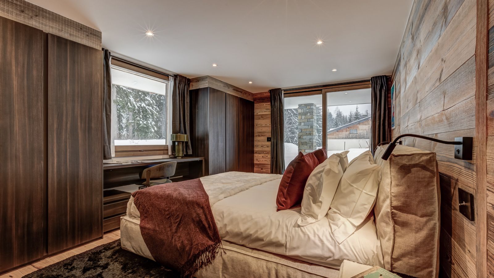 Luxury-ski-chalet-Chamonix-chalet Freya-oxford-ski-Bedroom(3).jpg