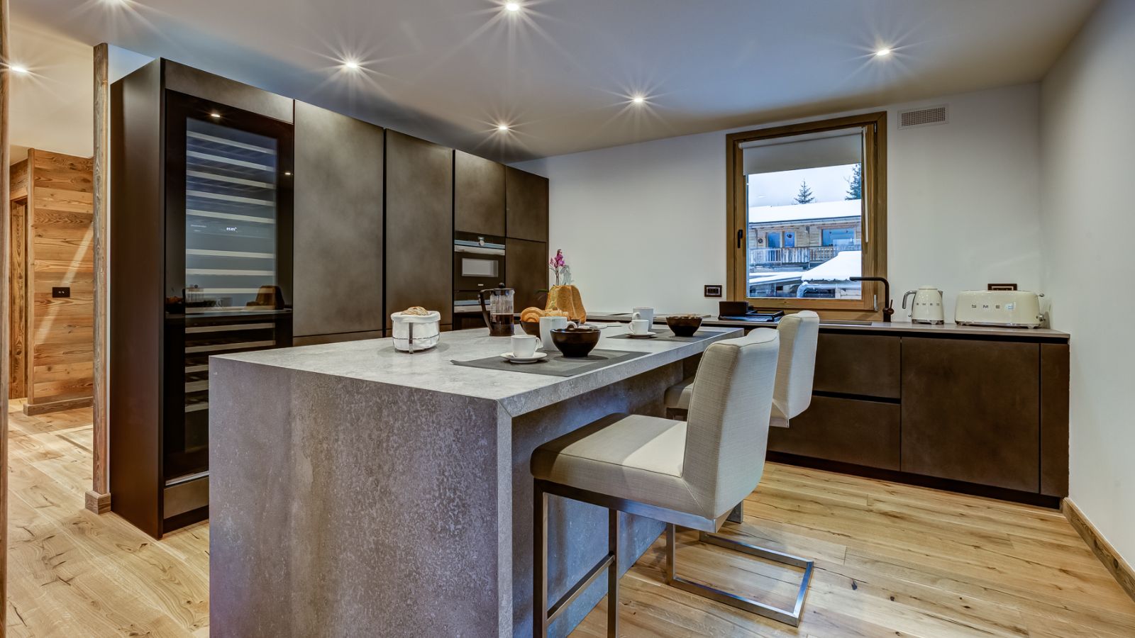 Luxury-ski-chalet-Chamonix-chalet Freya-oxford-ski-Kitchen.jpg