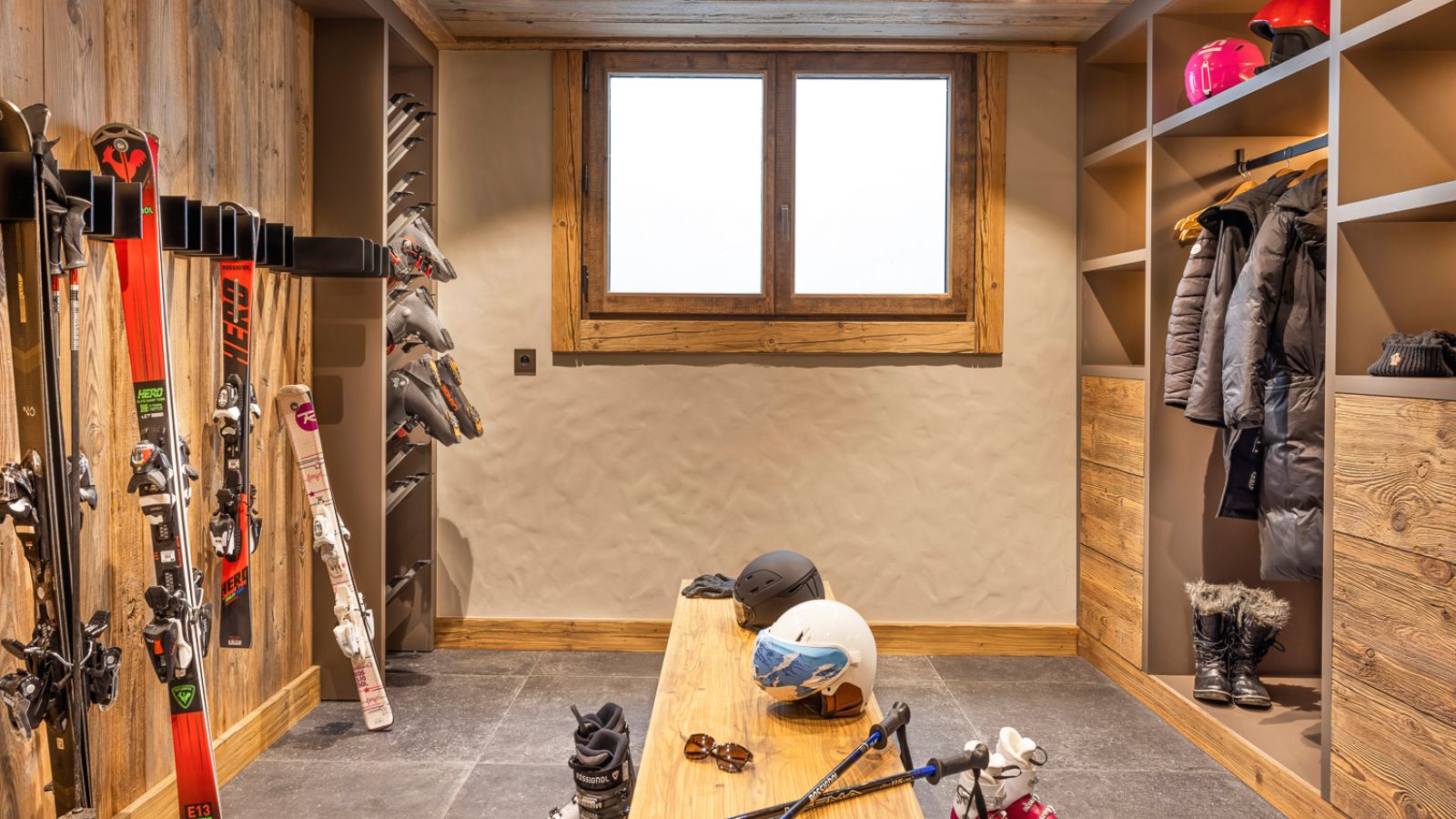 Ancolie 3L7A0072 Ski room.jpg