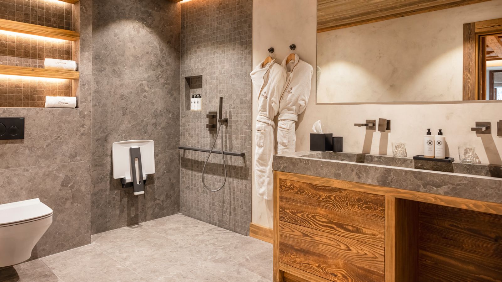 Ancolie 3L7A0136 Bathroom 1.jpg