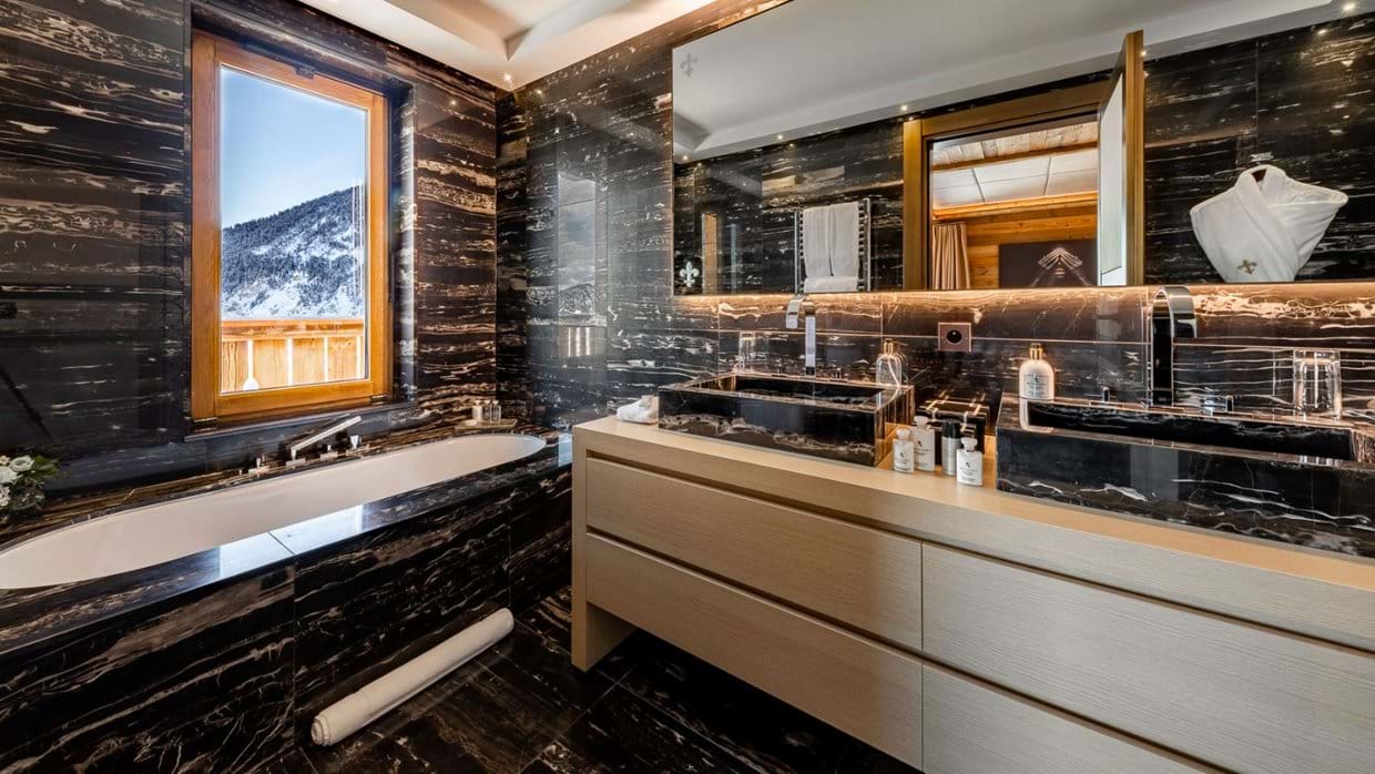 Marbled Bathroom, Prestige Residence, Sud Resort, Ultima Courchevel Belvédère (1).jpg