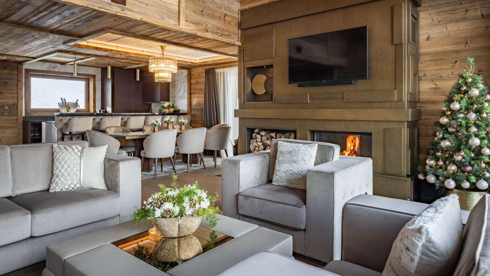Top Floor Dining and Living Space, Signature Residence, Ultima Courchevel Belvédère (1).jpg