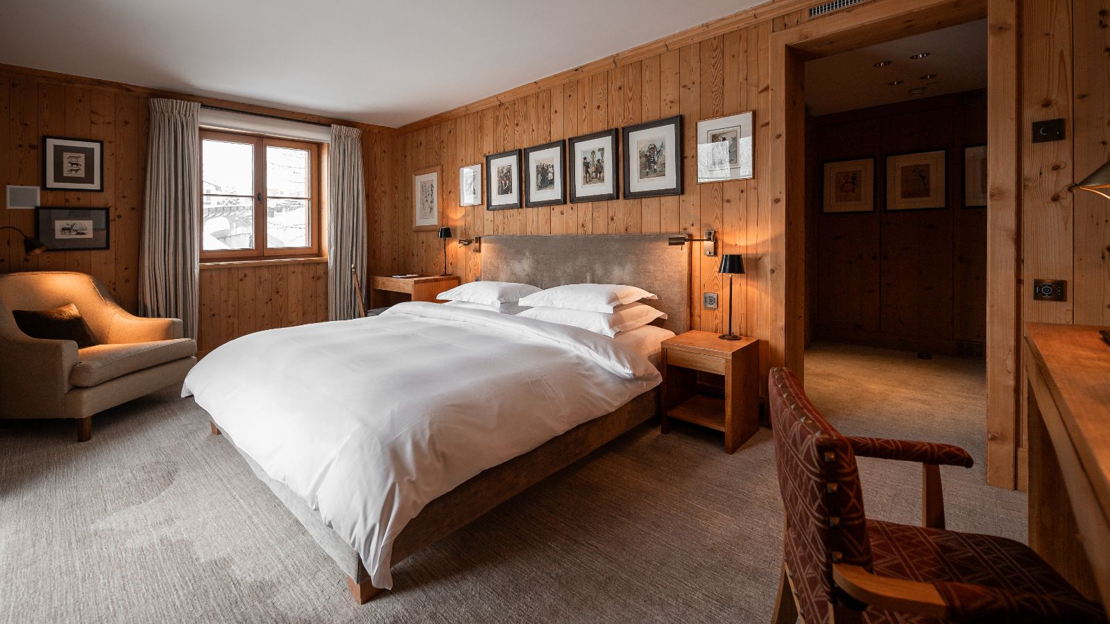 Luxury-Ski-Hotel-Lech-Aurelio-Oxford-Ski-Bedroom2.jpg