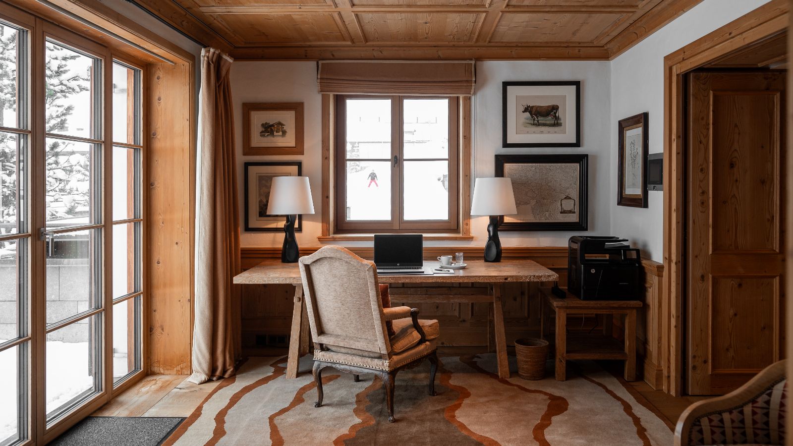 Luxury-Ski-Hotel-Lech-Aurelio-Oxford-Ski-Office-Area.jpg