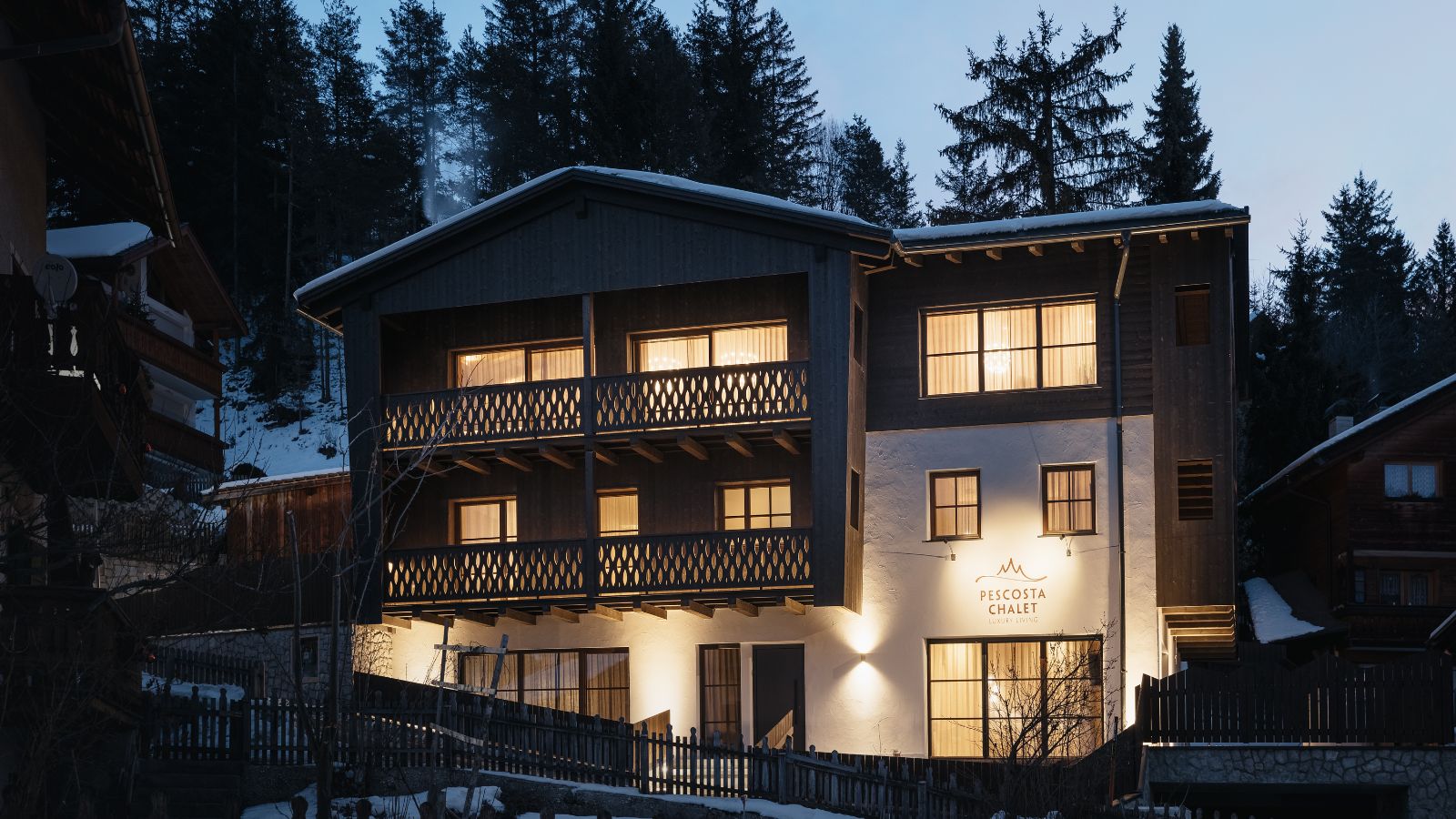 luxury-ski-chalet-kronplatz-pescosta-chalet-oxford-ski-exterior-night (2).jpg