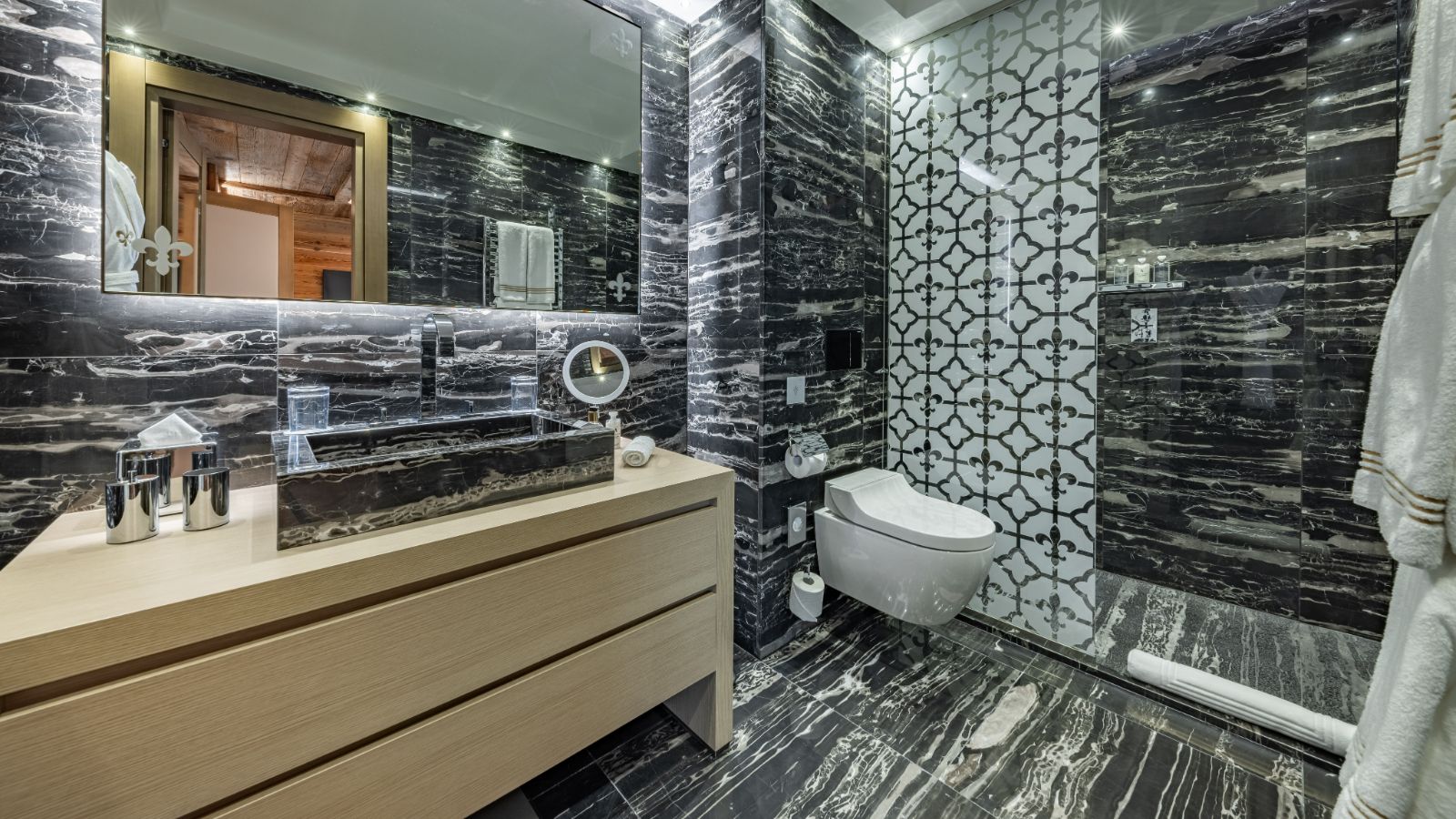 Marbled Bathroom,  Grand Residence, Nord Resort, Ultima Courchevel Belvédère (1).jpg