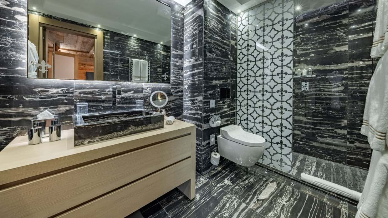 Marbled Bathroom,  Grand Residence, Nord Resort, Ultima Courchevel Belvédère (1).jpg