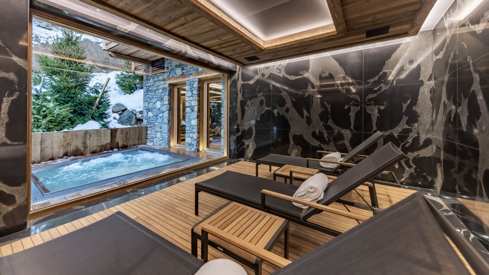 Ultima Spa _ Outdoor Jacuzzi, Nord Resort, Ultima Courchevel Belvédère (1).jpg