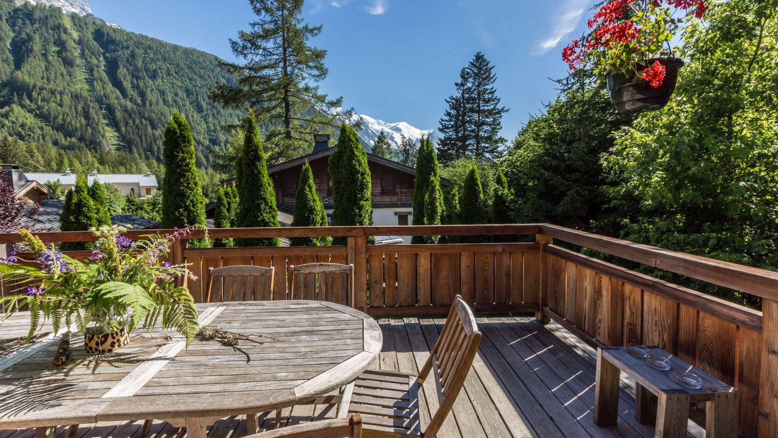 luxury-ski-chalets-chamonix-oxford-ski-ardoise-terrace (2).jpg