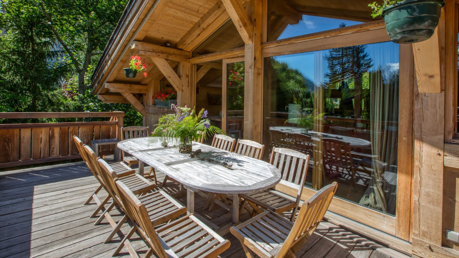 luxury-ski-chalets-chamonix-oxford-ski-ardoise-terrace (3).jpg