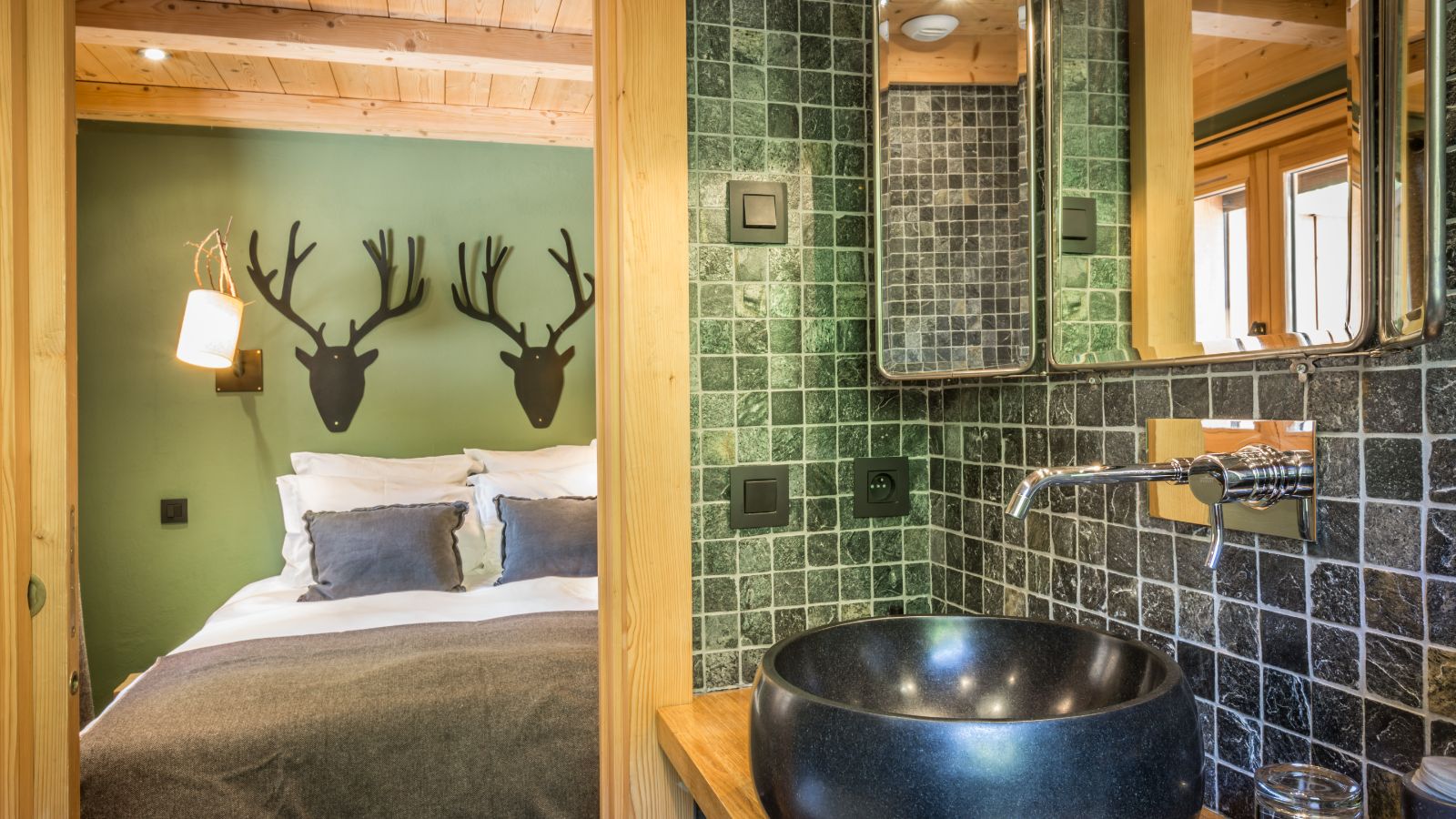 luxury-ski-chalets-chamonix-oxford-ski-ardoise-bathroom (1).jpg