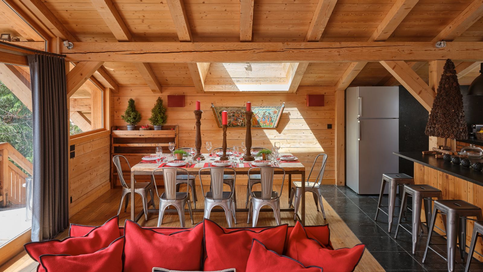 luxury-ski-chalets-chamonix-oxford-ski-ardoise-dining (1).jpg