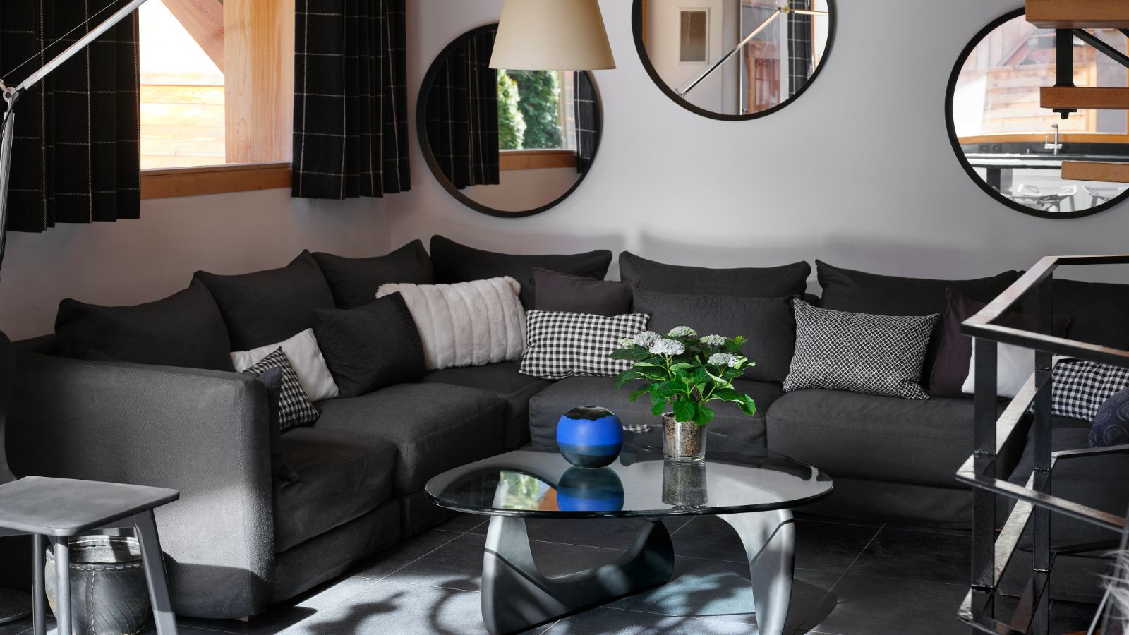 luxury-ski-chalets-chamonix-oxford-ski-cristal-living (1).jpg