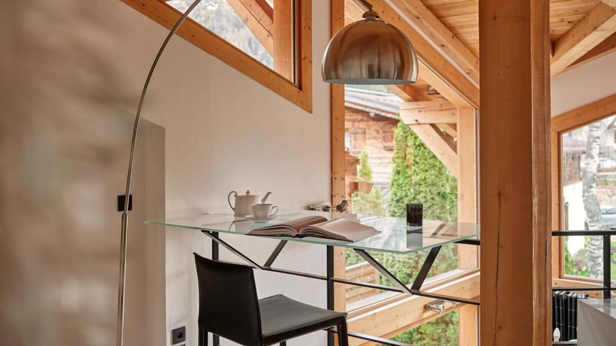 luxury-ski-chalets-chamonix-oxford-ski-cristal-office.jpg
