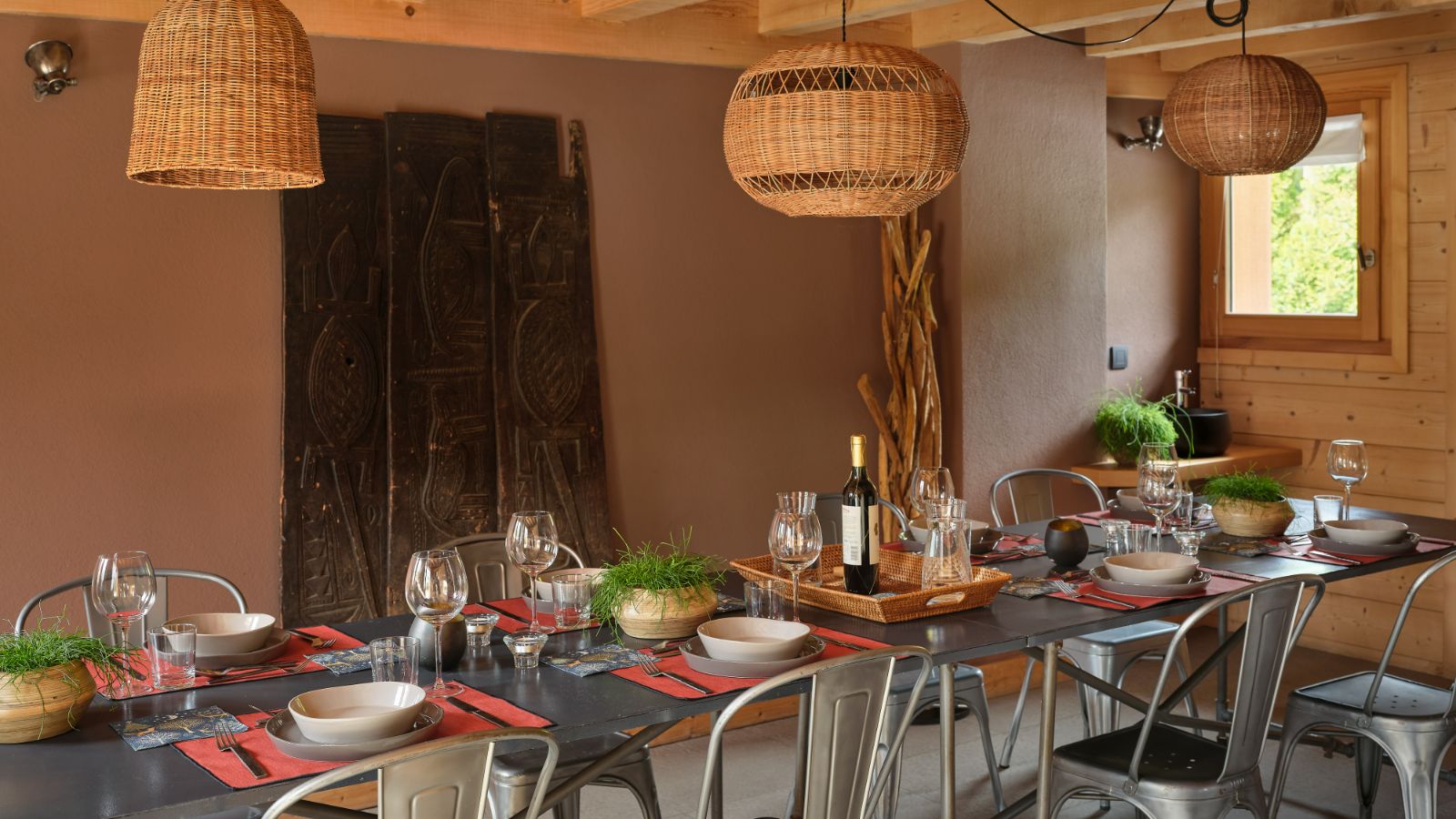 luxury-ski-chalets-chamonix-oxford-ski-terre-living-dining (3).jpg