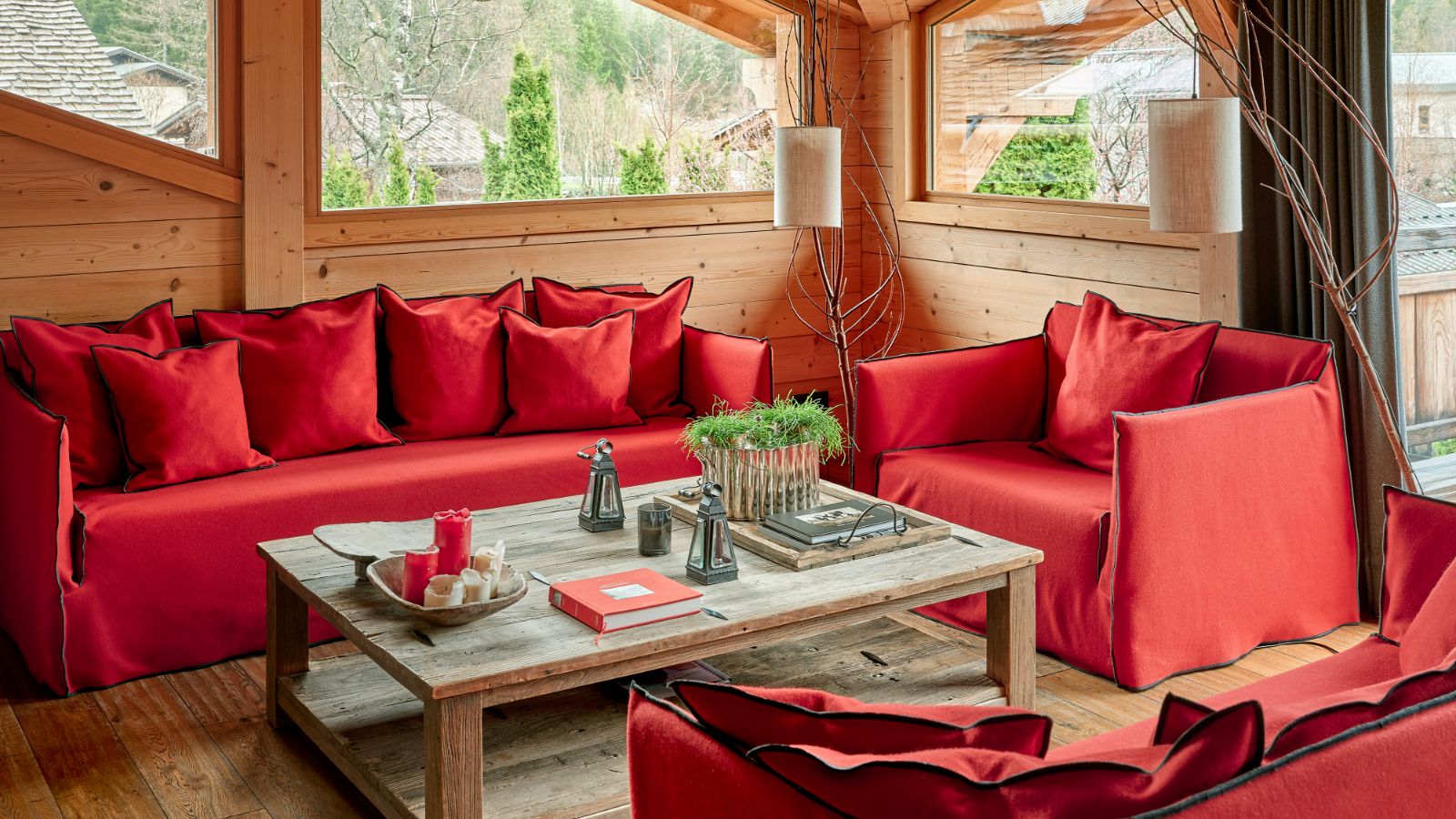 luxury-ski-chalets-chamonix-oxford-ski-ardoise-living (2).jpg