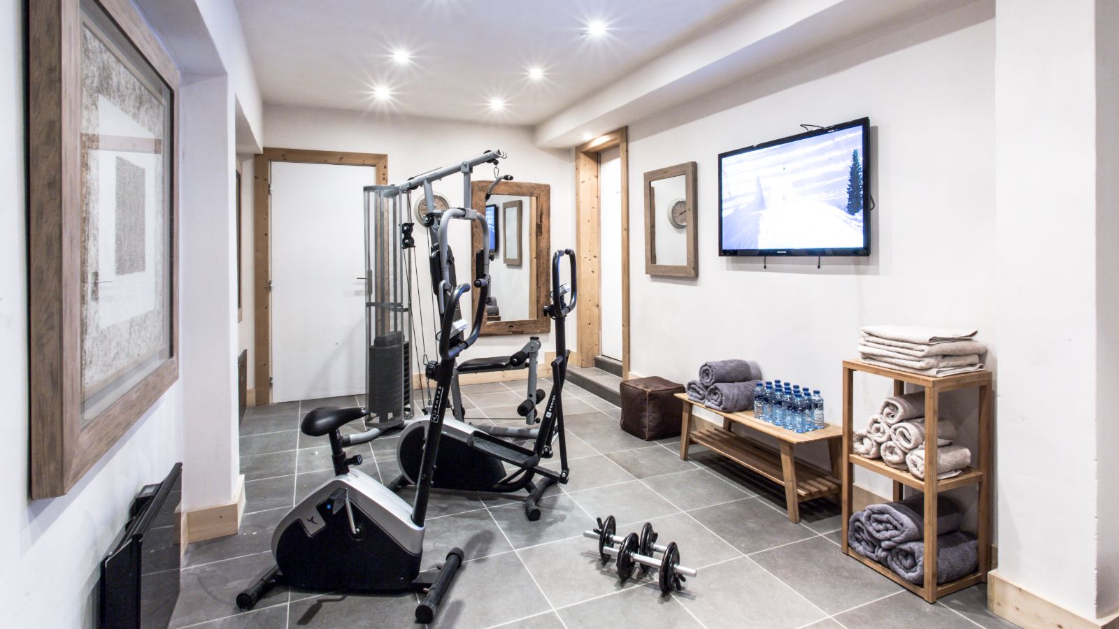 luxury-ski-chalets-chamonix-oxford-ski-les-rives-argentiere-communal-gym.jpg