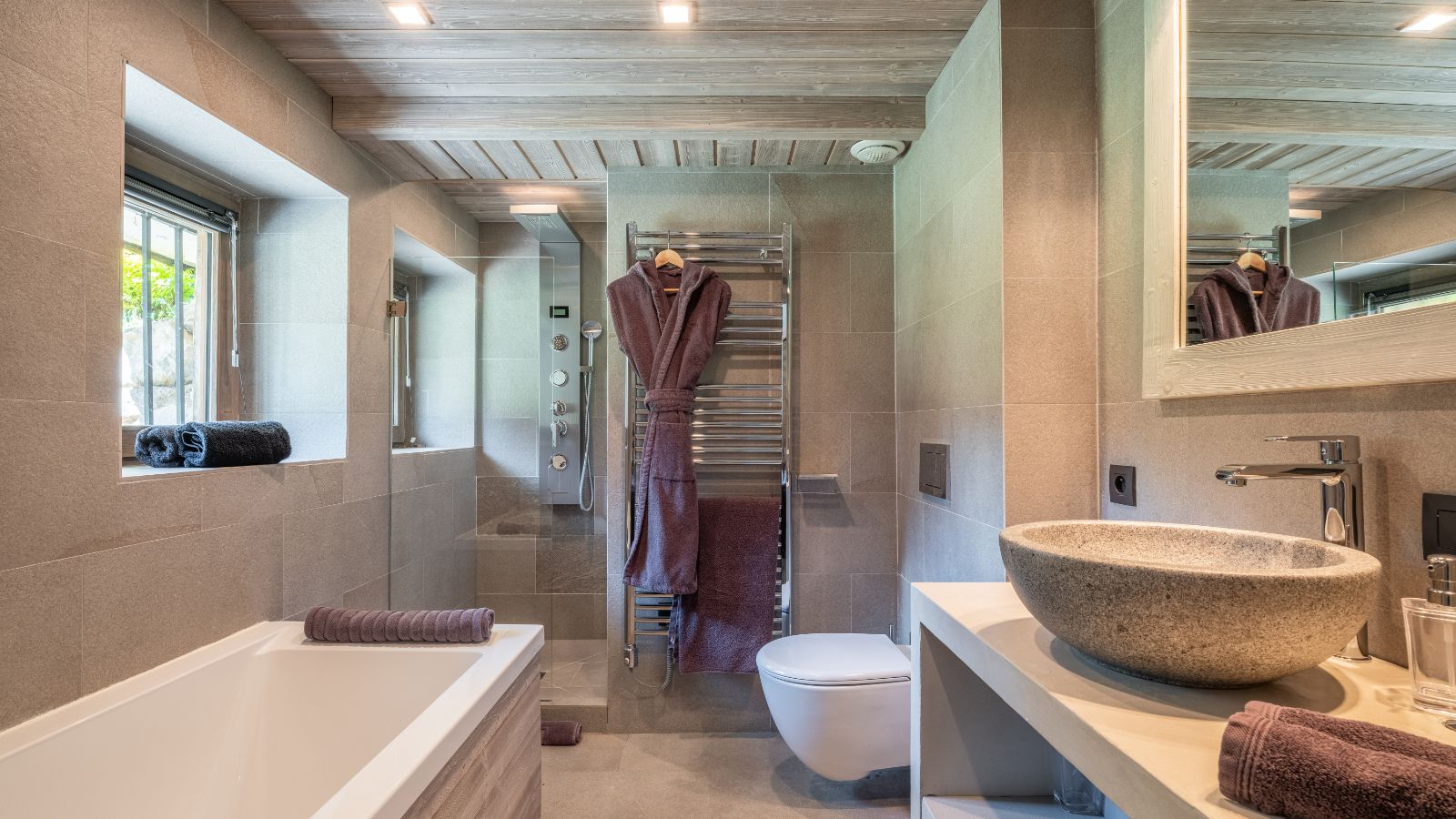 Chalet Mozart, Bathroom 4.jpg