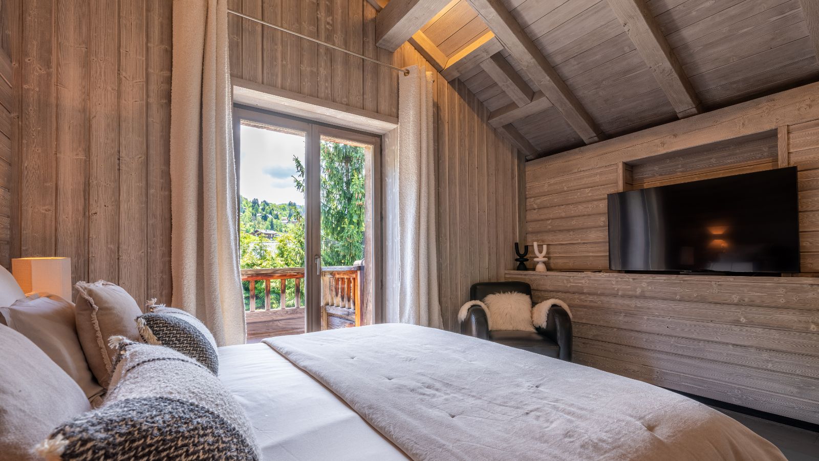 Chalet Mozart, Bedroom 8.jpg