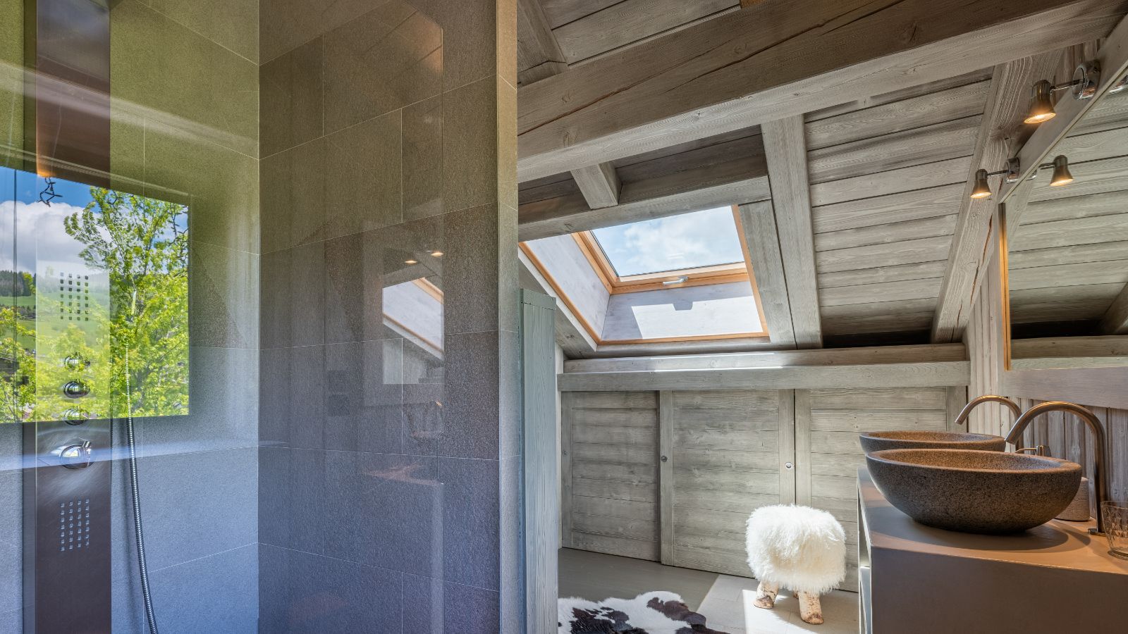 Chalet Mozart Bathroom 6.jpg