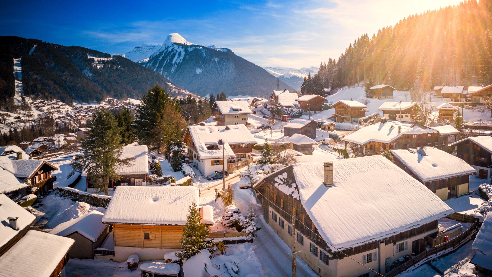 Luxury-ski-chalet-Morzine-chalet-Fourmiliere-oxford-ski-view.jpg