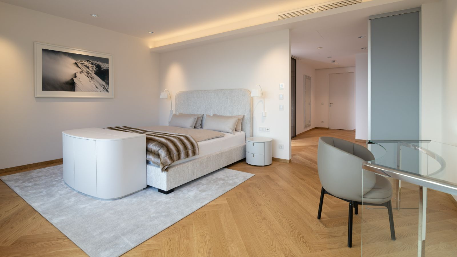 Luxury-Ski-Chalet-Kitzbuhel-Chalet-Julisam-Oxford-Ski-Bedroom (14).jpg