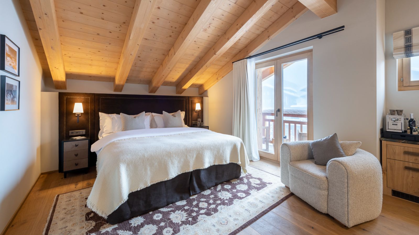 Luxury-Ski-Hotel-Verbier-Hotel-de-Verbier-Oxford-Ski-Bedroom (1).jpg