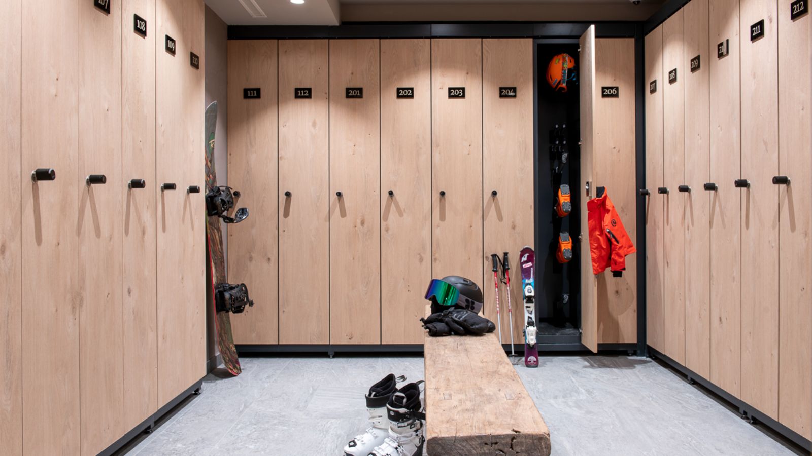 Luxury-Ski-Hotel-Verbier-Hotel-de-Verbier-Oxford-Ski-Ski-Lockers.jpg