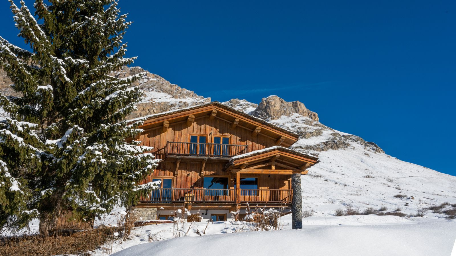 Luxury-ski-chalet-Val d'Isere-chalet-thovex-oxford-ski-exterior 1.jpg