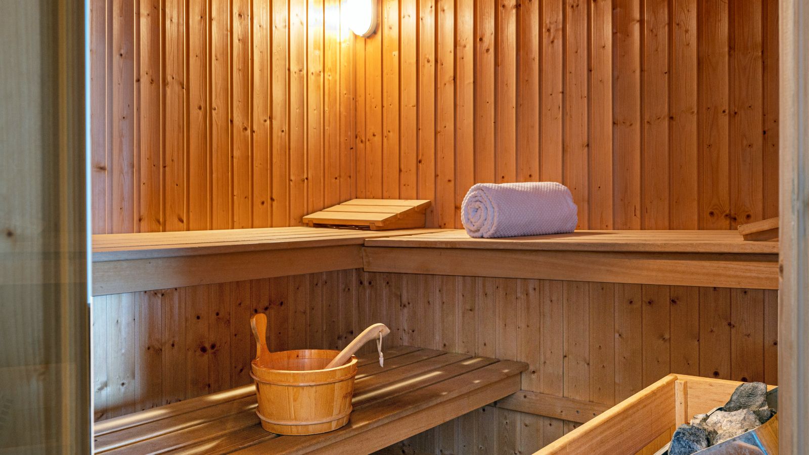 Luxury-ski-chalet-Val d'Isere-chalet-thovex-oxford-ski-sauna.jpg