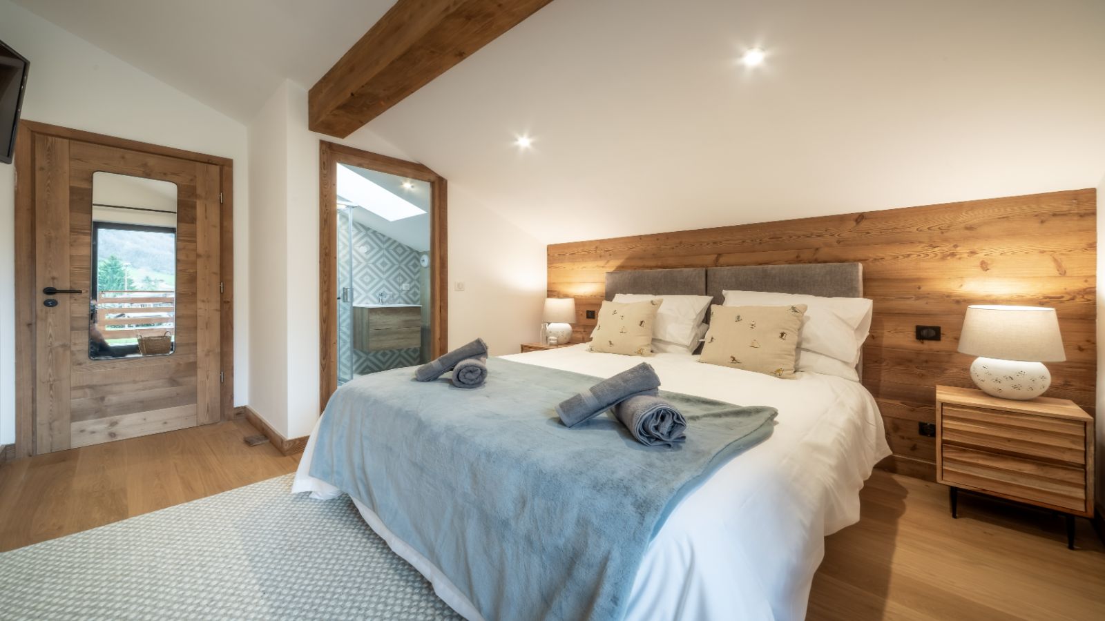 Chalet Meuniers_ Room 5 +Ensuite.jpg