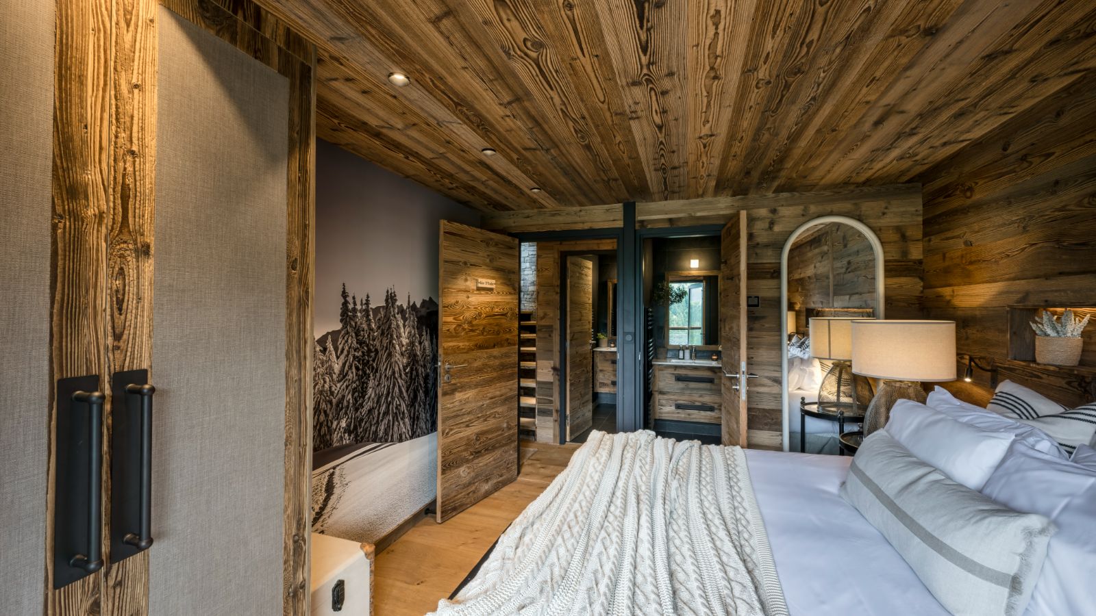 Chalet Mont Des Anges Bedroom 3.jpg