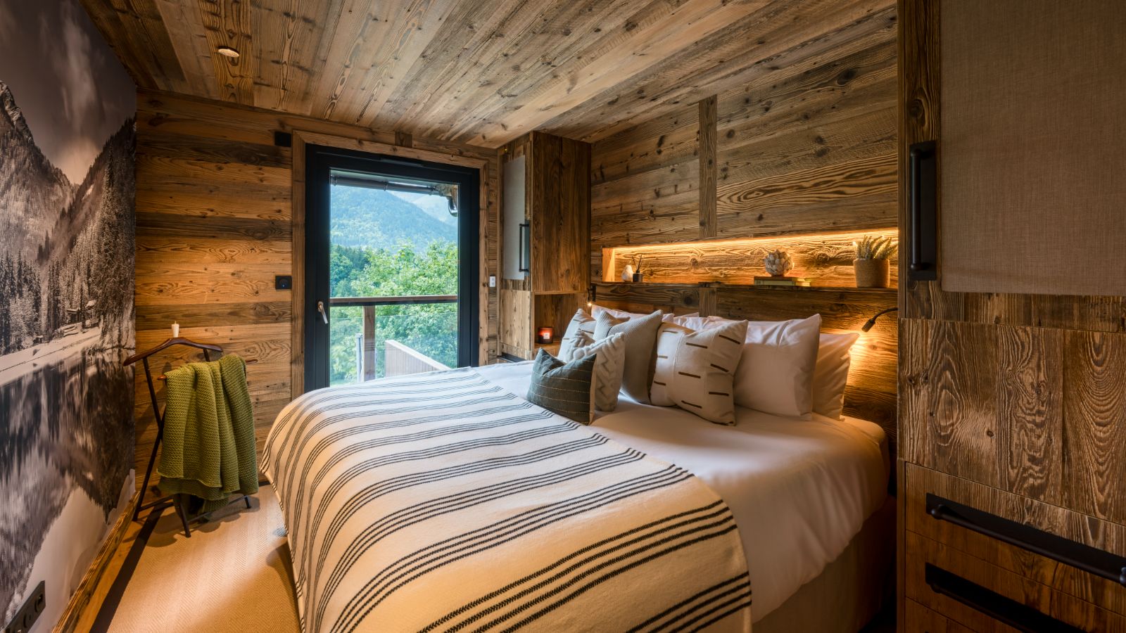 Chalet Mont Des Anges Bedroom 5.jpg
