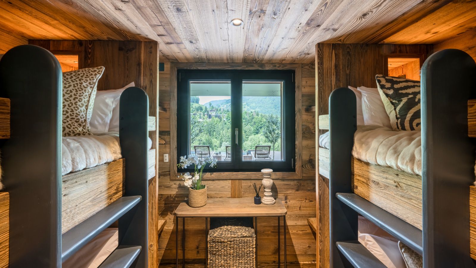 Chalet Mont Des Anges Bunk room.jpg