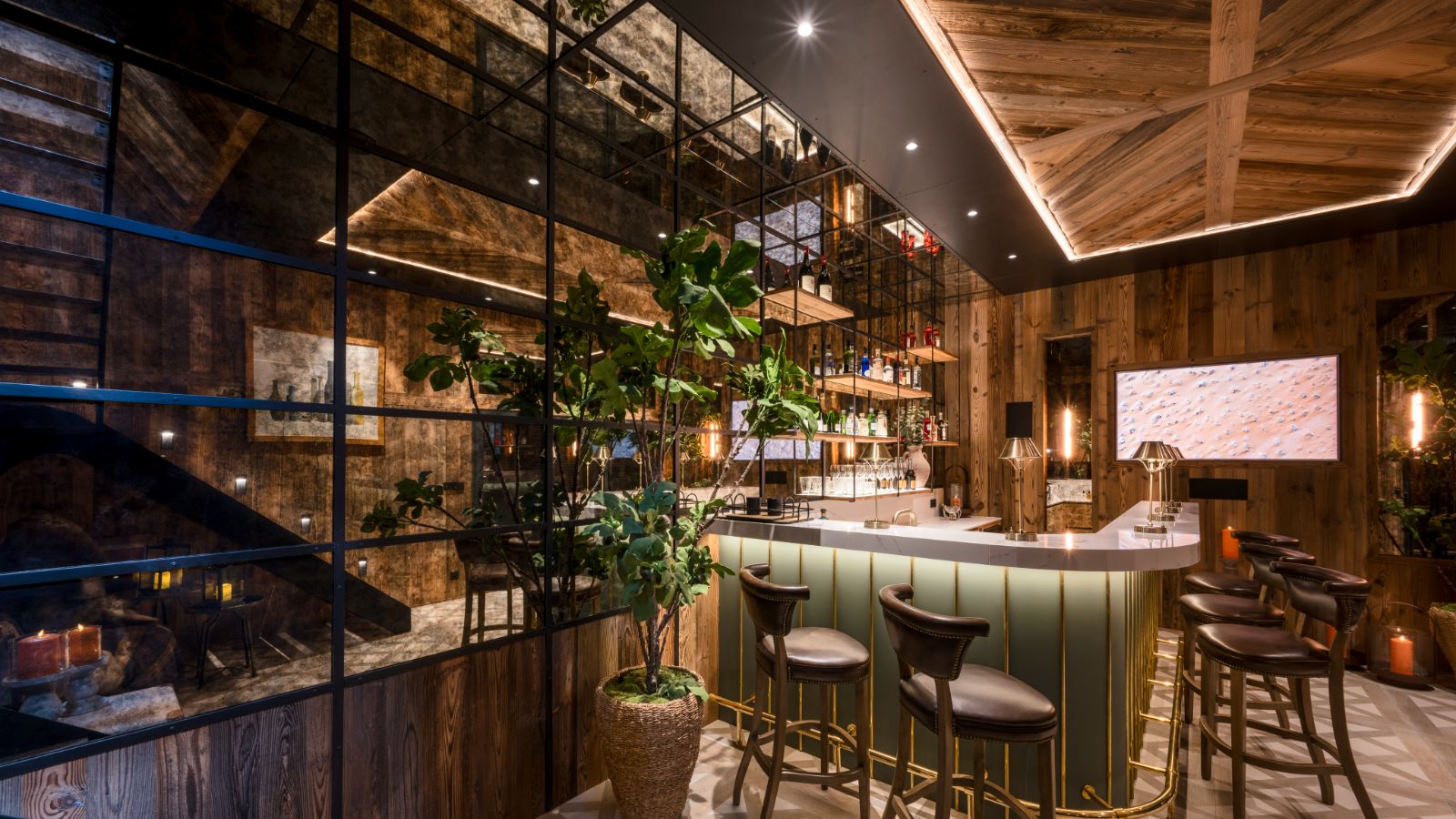 Chalet Mont Des Anges Bar.jpg