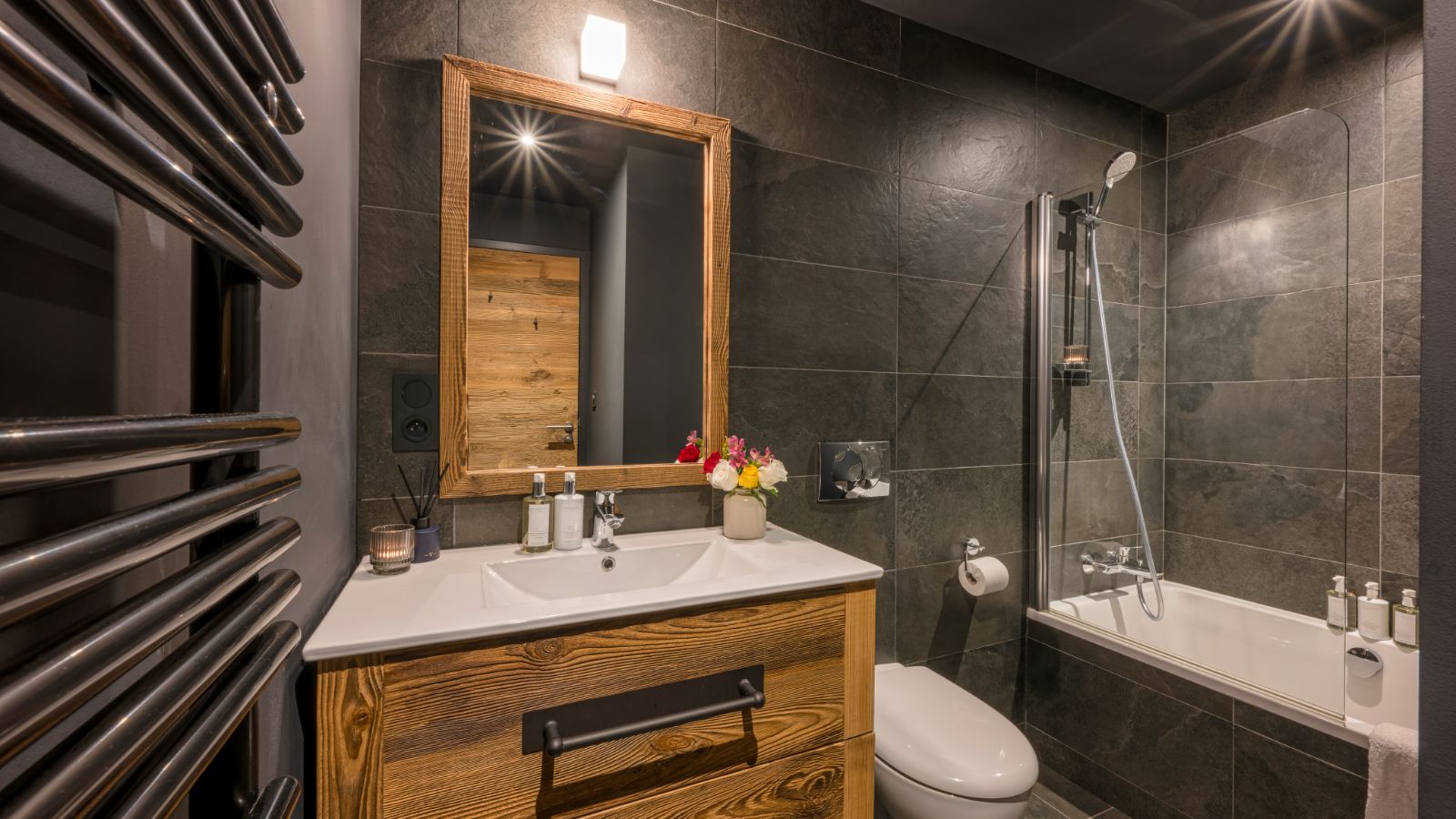 Chalet Mont Des Anges Bathroom 1.jpg