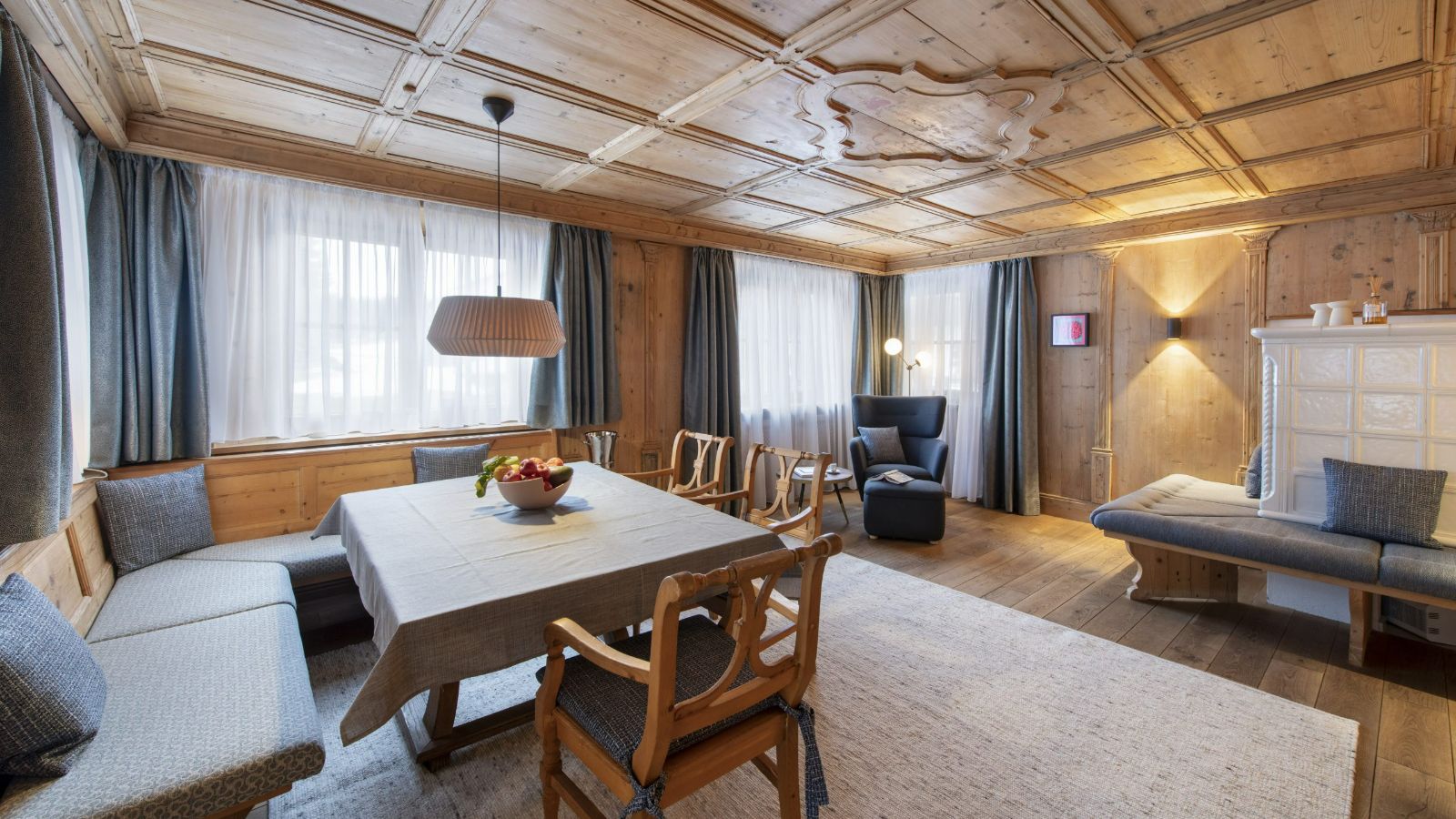 luxury-ski-chalet-lech-chalet-toda-oxford-ski-dining.jpg