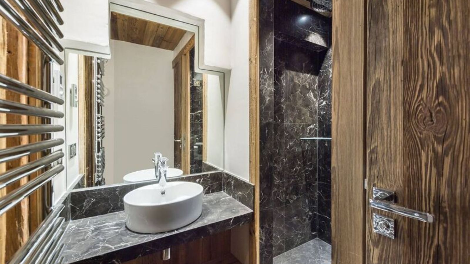 Apartment Tapia 1, Val d'Isere Bathroom 2.jpg