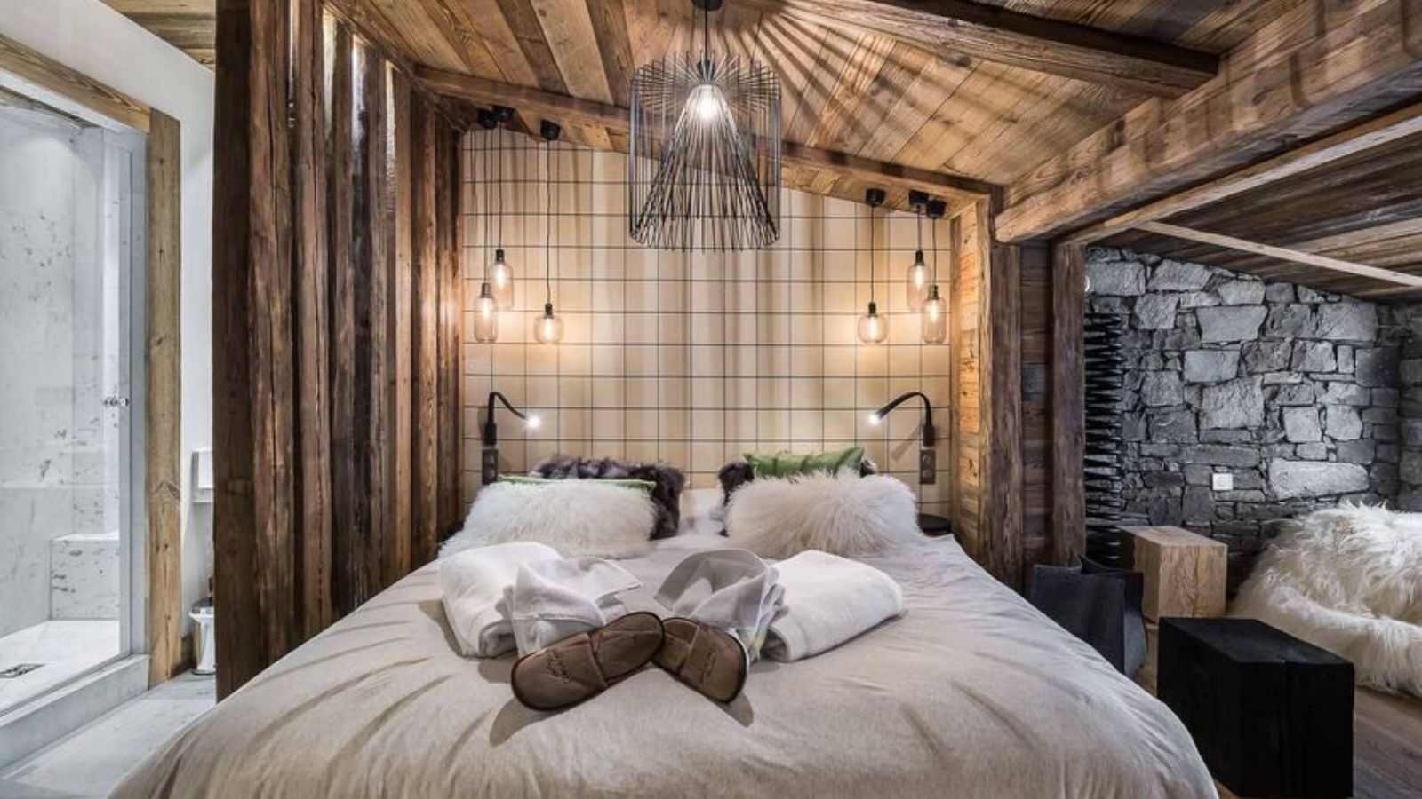 Apartment Tapia 1, Val d'Isere Bedroom 1.jpg